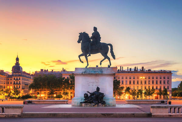 Lyon place bellecour histoire - Attribut alt par défaut.