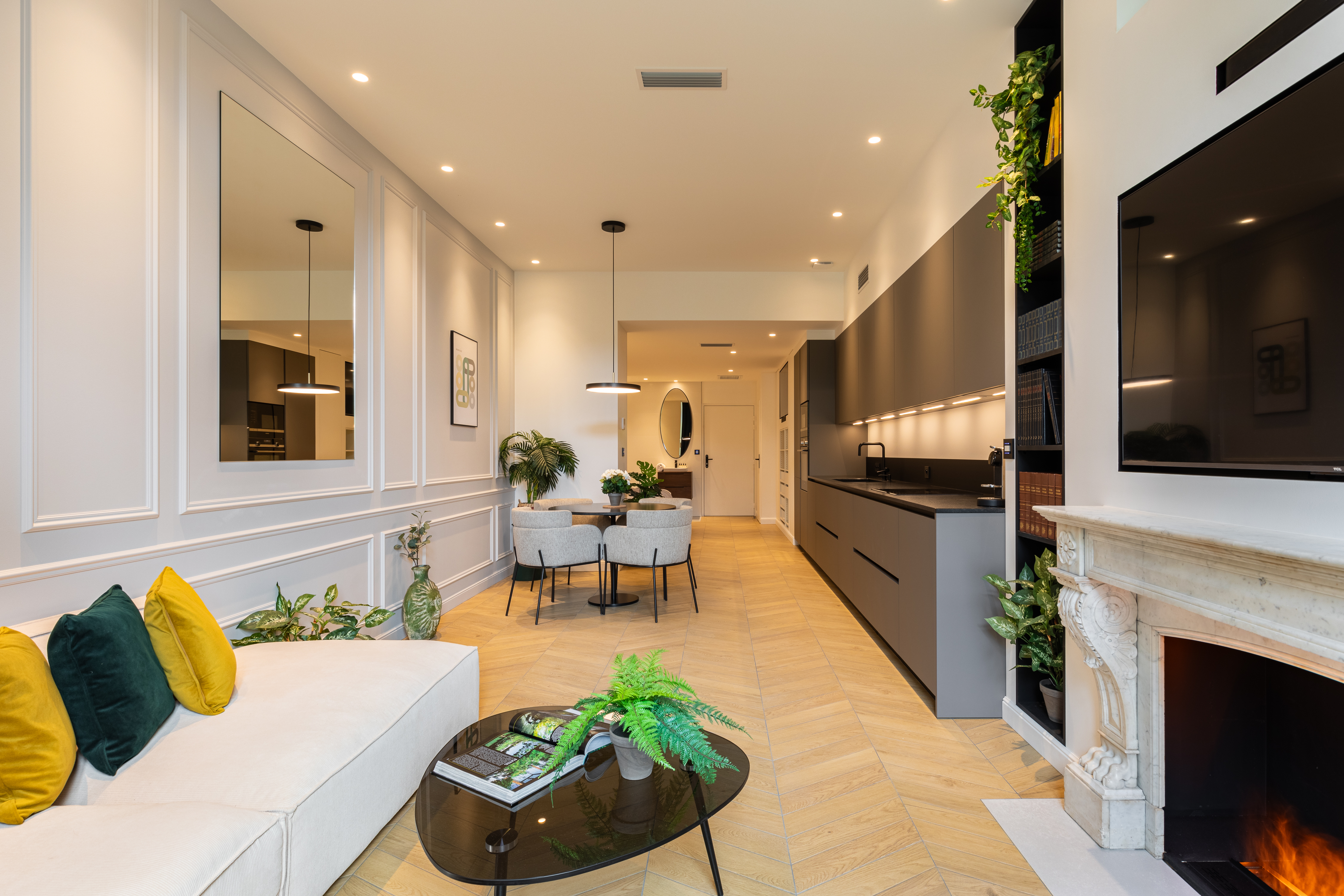 1 - Default alt attribute.